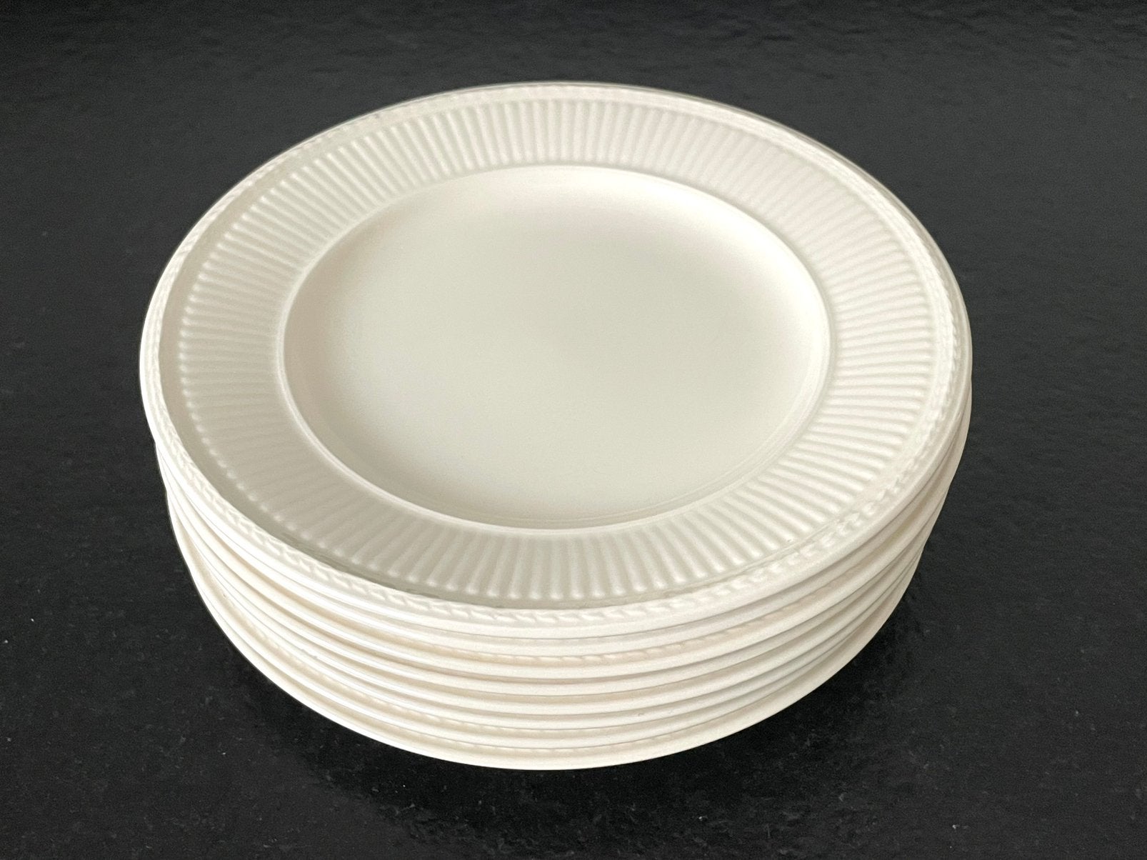 ZGAN ! 8 Gebaks-Bordjes Wedgwood Queen's Ware Edme, Huis en Inrichting, Keuken | Servies, Ophalen, Zo goed als nieuw, Bord(en)