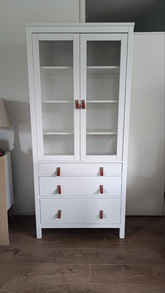 Hemnes vitrinekast boekenkast, Huis en Inrichting, Kasten | Vitrinekasten, Ophalen, 50 tot 100 cm, Zo goed als nieuw, 150 tot 200 cm