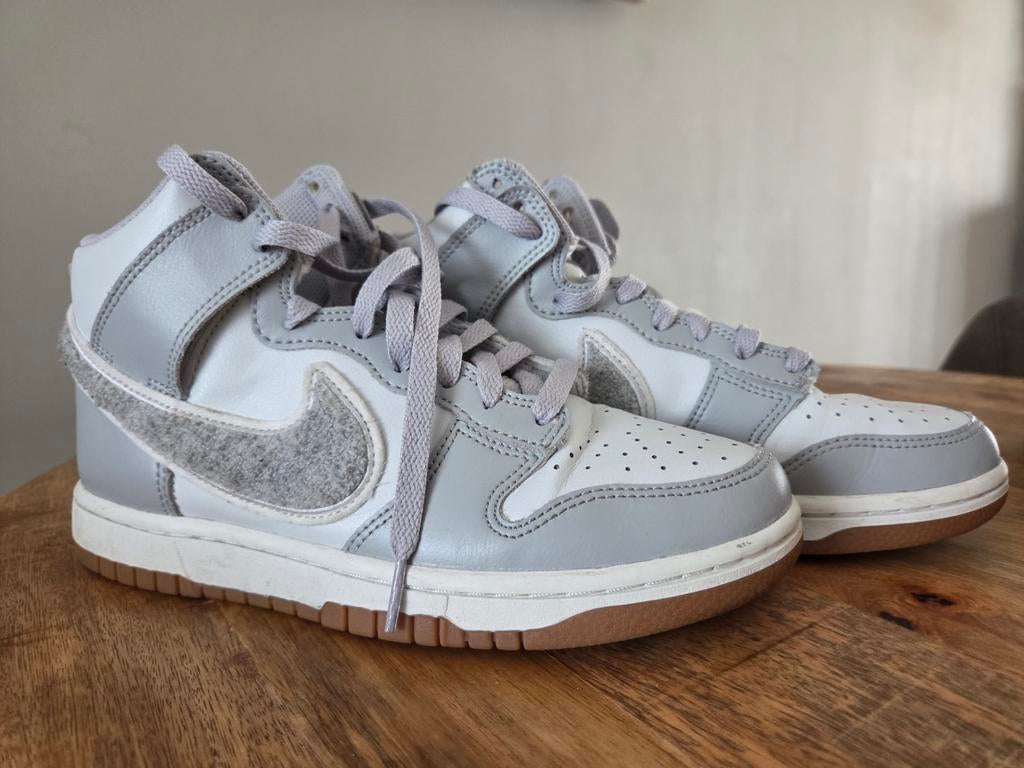 Nike Dunk High Chenille Swoosh Retro Smoke Grey Maat 38.5, Nike, Ophalen of Verzenden, Grijs, Sneakers of Gympen