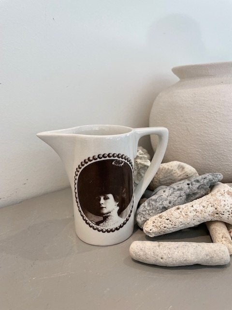 Melkkannetje porselein. Portmeirion Idols of stage. England., Huis en Inrichting, Keuken | Servies, Ophalen, Kan, Overige merken