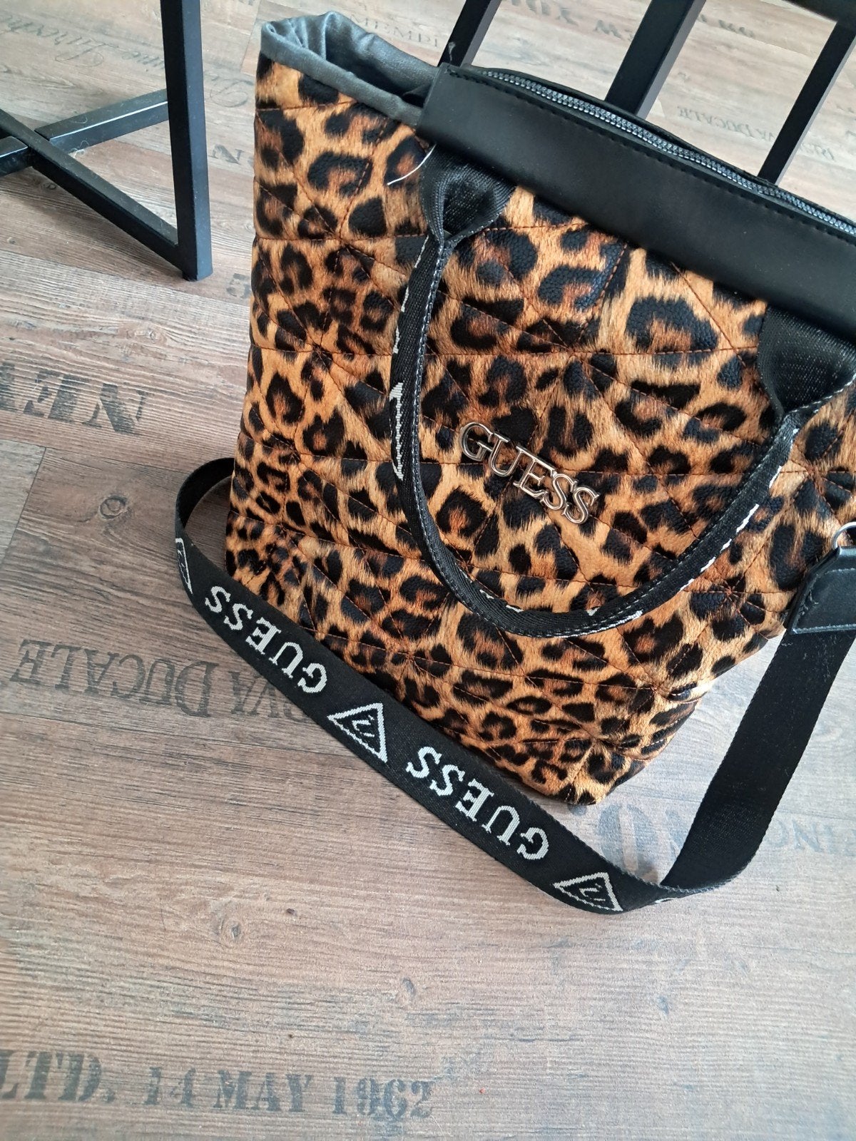 Nieuwstaat Ruime Guess Tijgerprint Tas, Ophalen of Verzenden, Nieuw, Bruin, Handtas