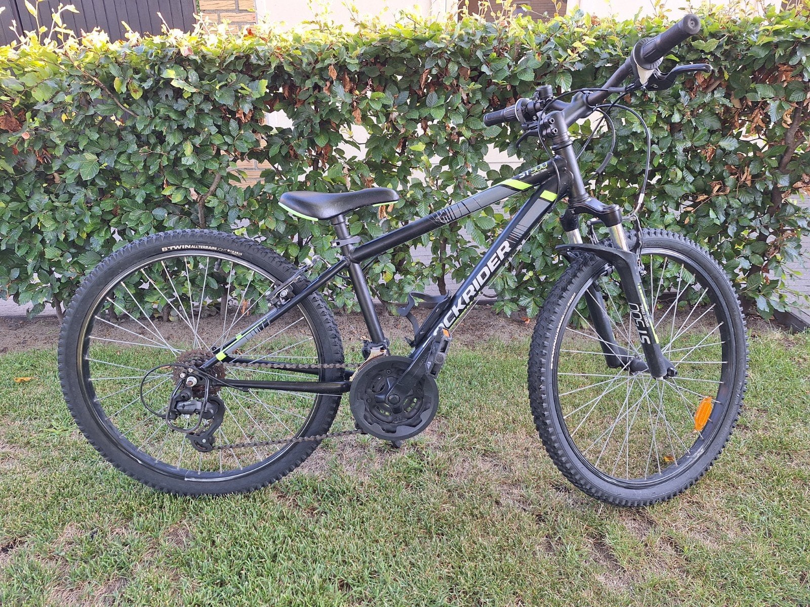 Rockrider St500 mountainbike - 24 inch MTB met standaard, Ophalen, Zo goed als nieuw, Velgrem, Rockrider