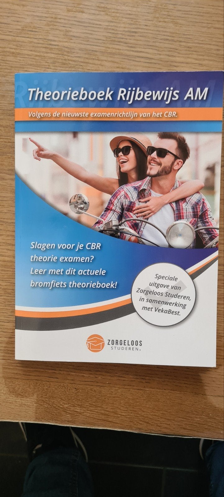 Theorieboek Rijbewijs AM - Bromfiets CBR Examen, Boeken, Ophalen of Verzenden, Zo goed als nieuw, Overige niveaus, Zorgeloos Studeren / VekaBest