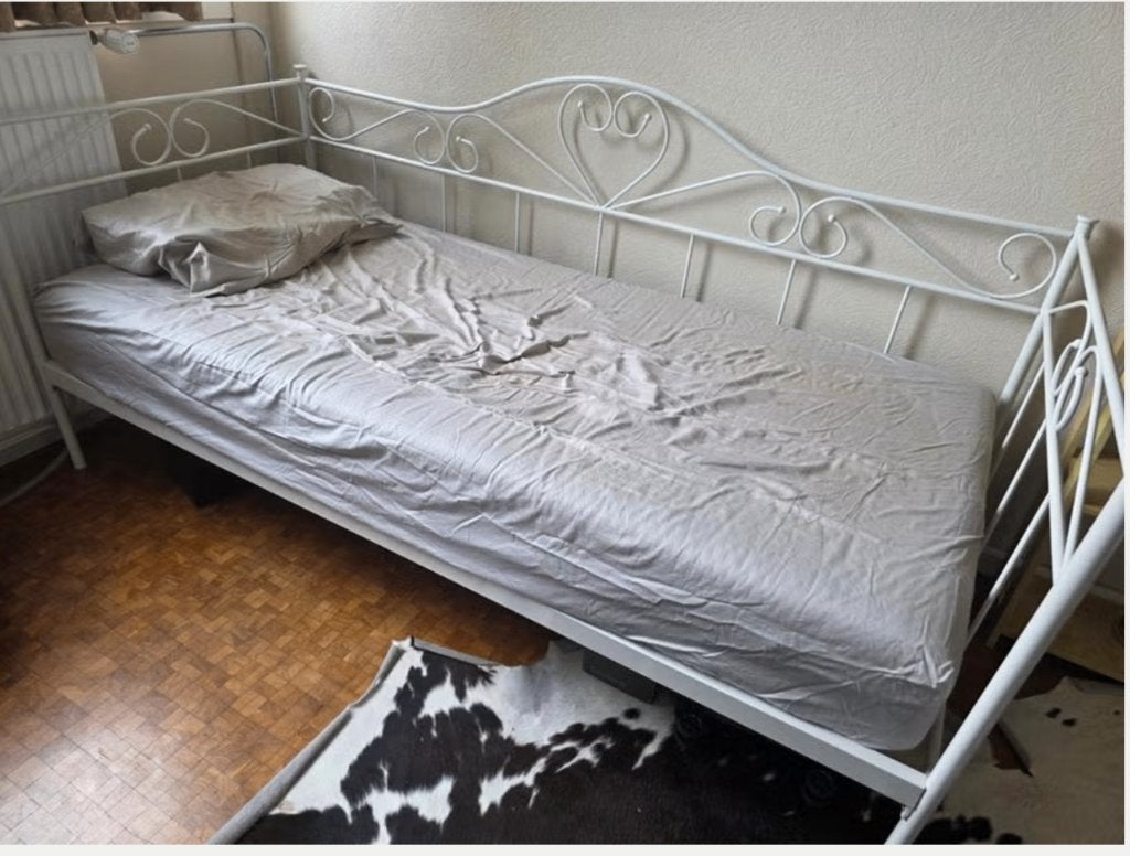 persoon bed in top staat met een goeie matras, Ophalen, Gebruikt, 90 cm, Eenpersoons