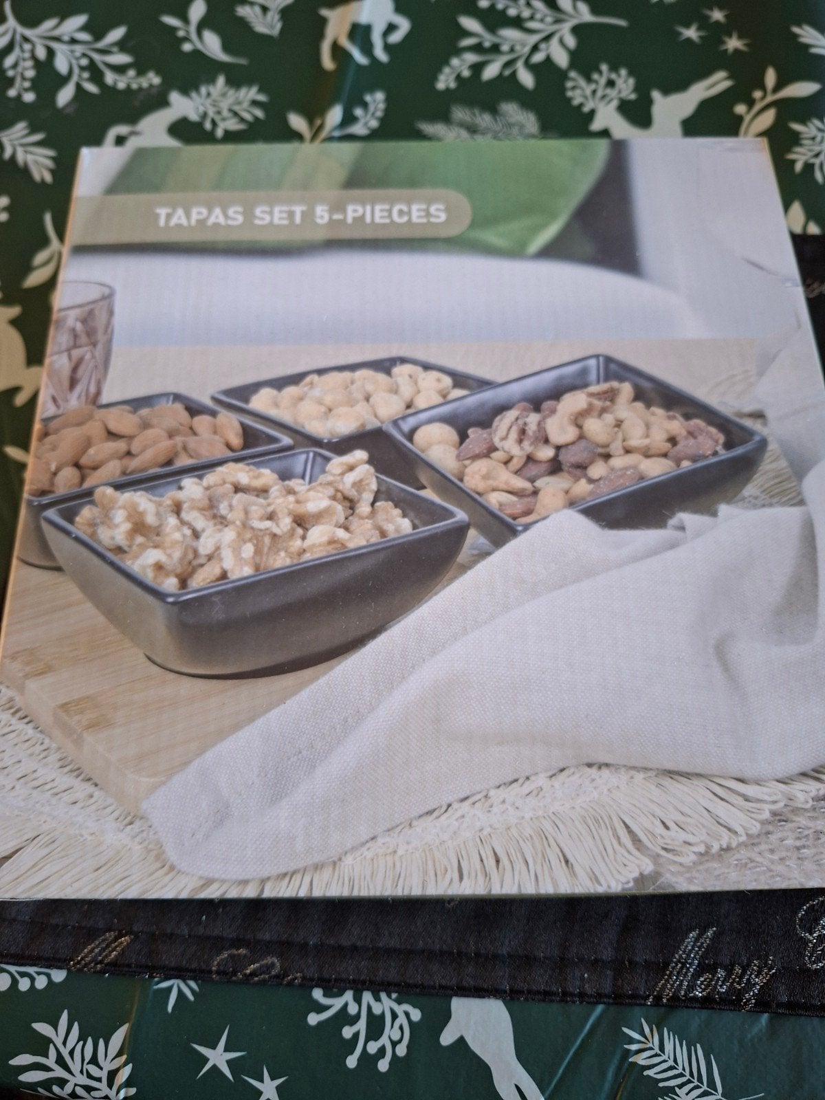 Nieuwe 5-delige tapasset met bamboe onderplaat en schaaltjes, Ophalen of Verzenden, Nieuw, Overige stijlen, Schaal of Schalen