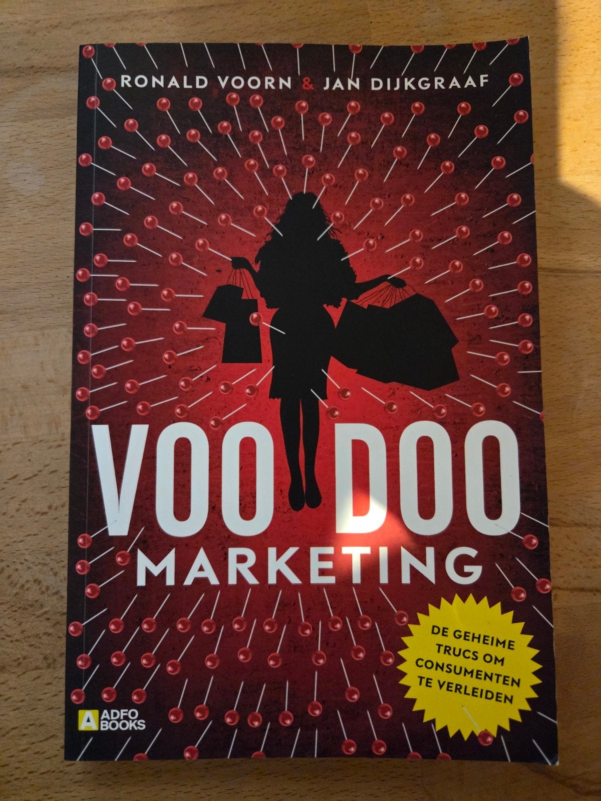 Ronald Voorn - Voodoo-marketing, Gelezen, Ronald Voorn; Jan Dijkgraaf, Ophalen of Verzenden, Management