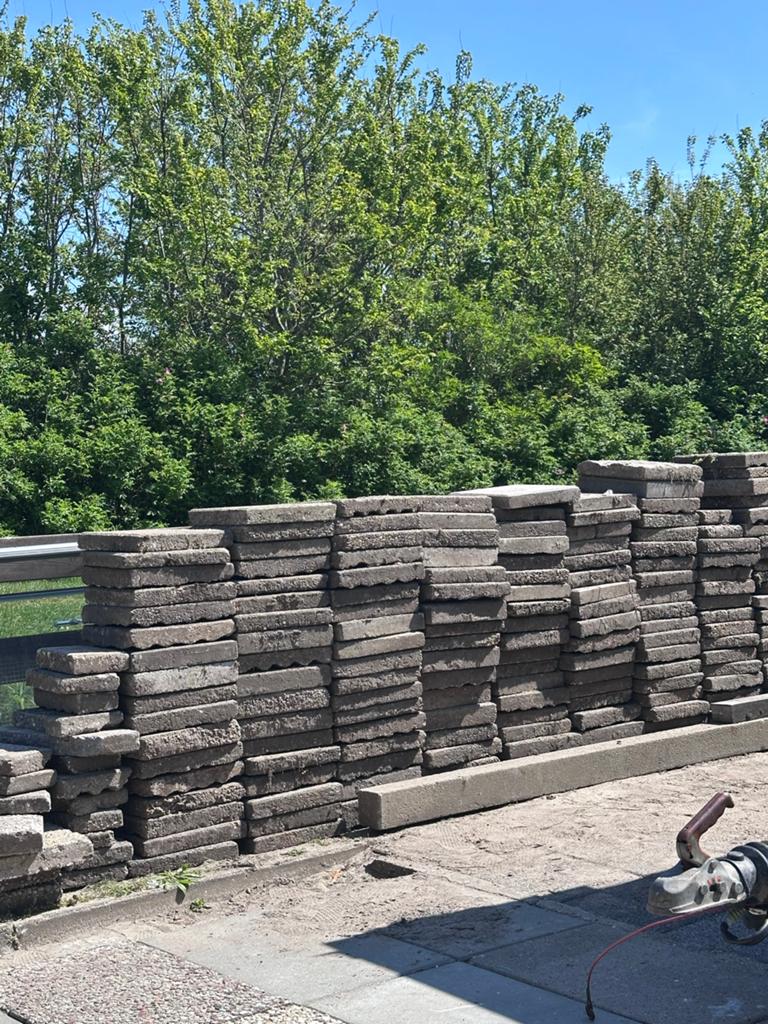 Gratis tegels, Tuin en Terras, Tegels en Klinkers, Ophalen, Zo goed als nieuw, 10 m² of meer, Beton