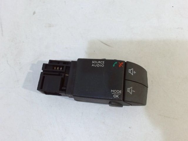 Radio bediening Renault Clio, Auto diversen, Ophalen of Verzenden, Van der Ven Autorecycling B.V., Onderdelen@venauto.nl, Ettenseweg 76, 4706 PB Roosendaal, The Netherlands