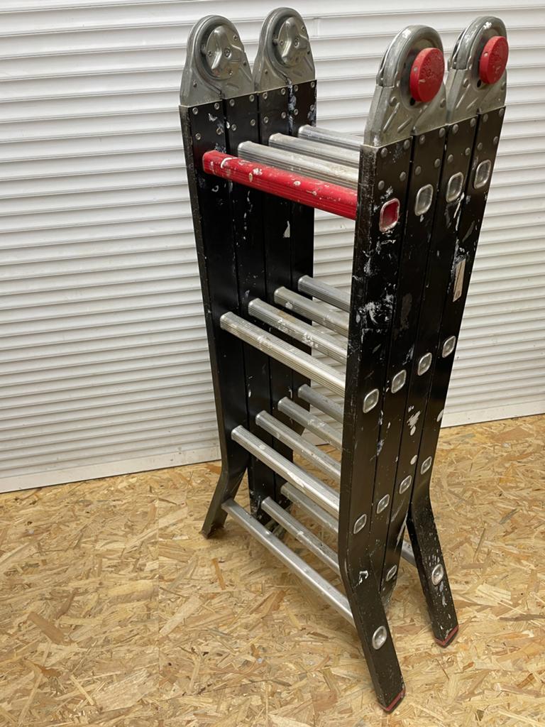 Te koop professionele Altrex vouwladder met 16 sporten, Ophalen, Gebruikt, 4 meter of meer