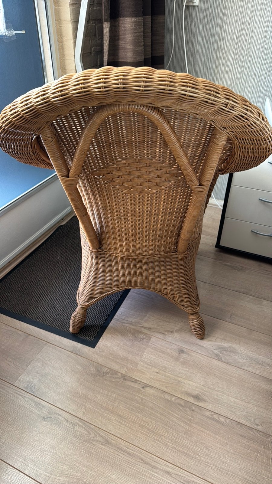 Te koop rotan stoel, Ophalen, Zo goed als nieuw, Bruin, Eén