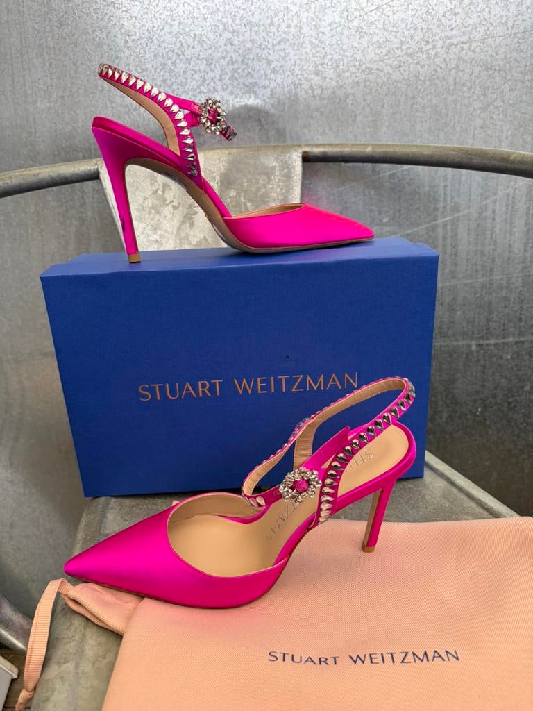 €550 satin Stuart weitzman 36 flamingo gemcut, Kleding | Dames, Schoenen, Ophalen of Verzenden, Zo goed als nieuw