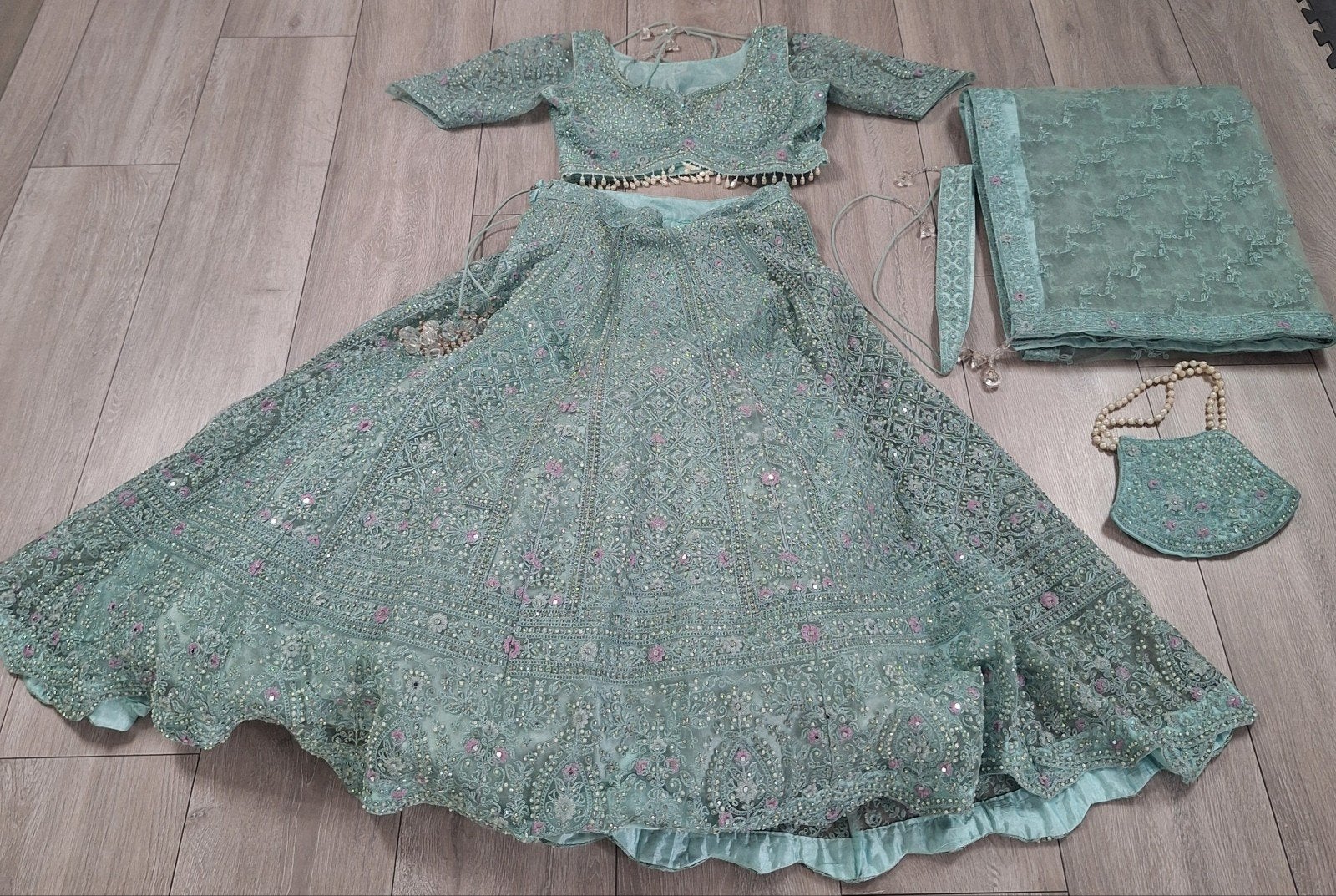 Prachtige Indiase Lehenga Choli, Kleding | Dames, Maat 38/40 (M), Overige typen, Nieuw, Ophalen of Verzenden