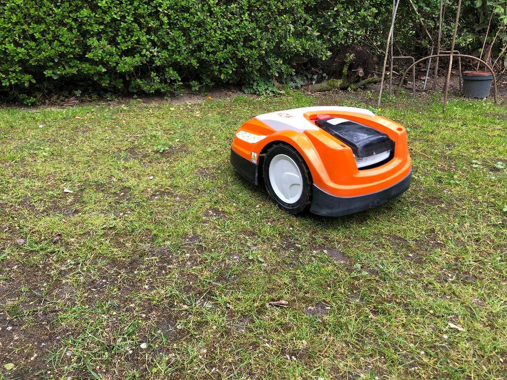Imow stihl 422 igst met regensensor, Ophalen, Gebruikt, 20 tot 25 cm, Met regensensor