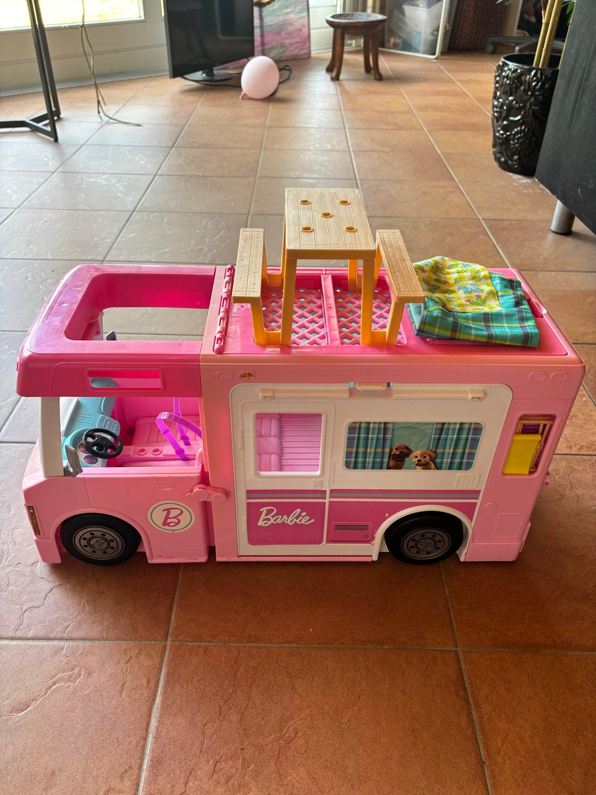Barbie Kamper, Dreamhuis & Kleedkast met accessoires, Ophalen of Verzenden, Gebruikt, Barbie