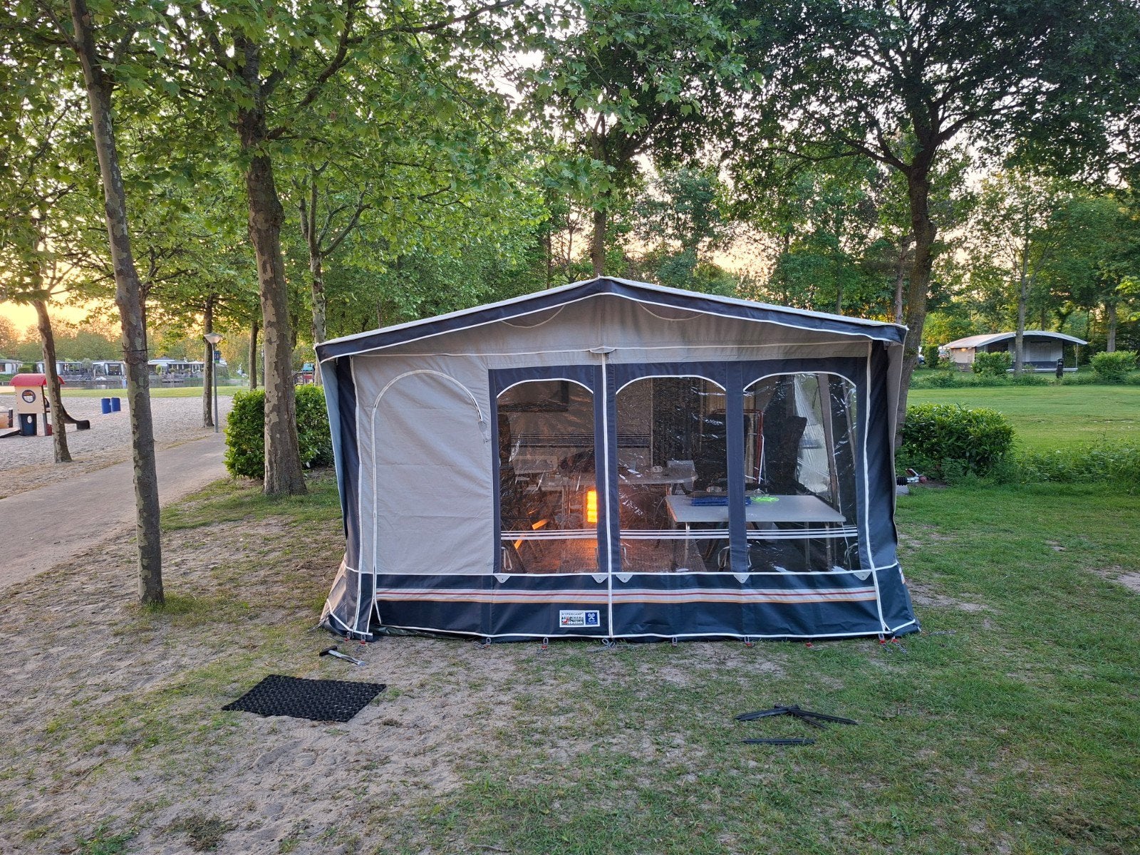 Nette Hobby Classic Caravan met voortent en luifel, Caravans en Kamperen, Caravans, Particulier, Ophalen