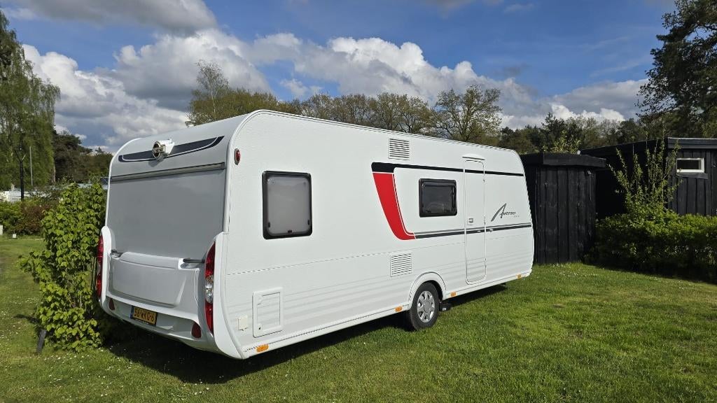 Bürstner Averso 570 TK (2019) – ideale gezinscaravan☀️, Caravans en Kamperen, Caravans, Particulier, tot en met 6, 1250 - 1500 kg