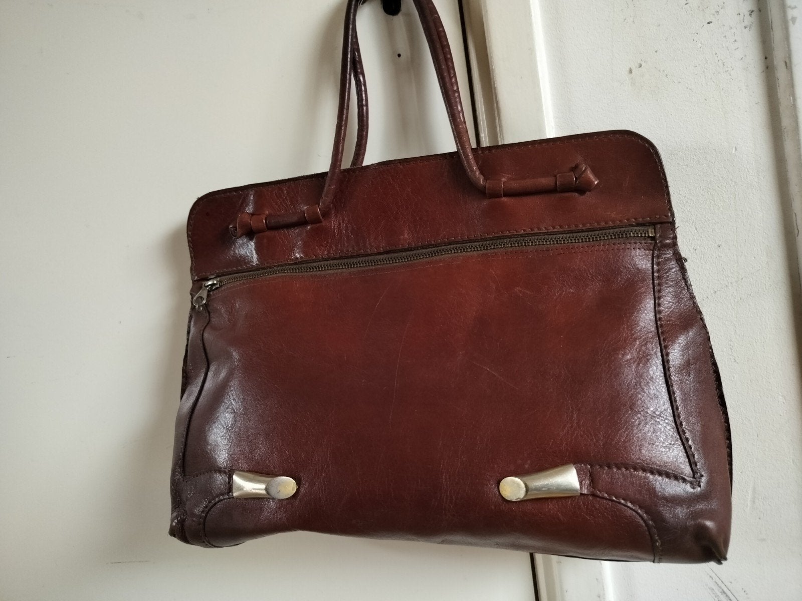 Vintage Italiaans leren tas

Jaren 70

Afm ca 40x20 cm, Sieraden, Tassen en Uiterlijk, Tassen | Damestassen, Verzenden, Rood