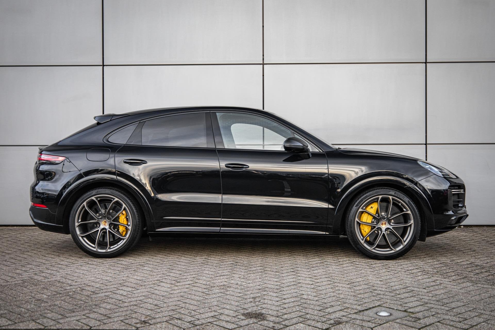 Porsche Cayenne Coupé 4.0 Turbo S E-Hybrid 680pk | Lightwei, Automaat, 14 kWh, Gebruikt, 4 stoelen