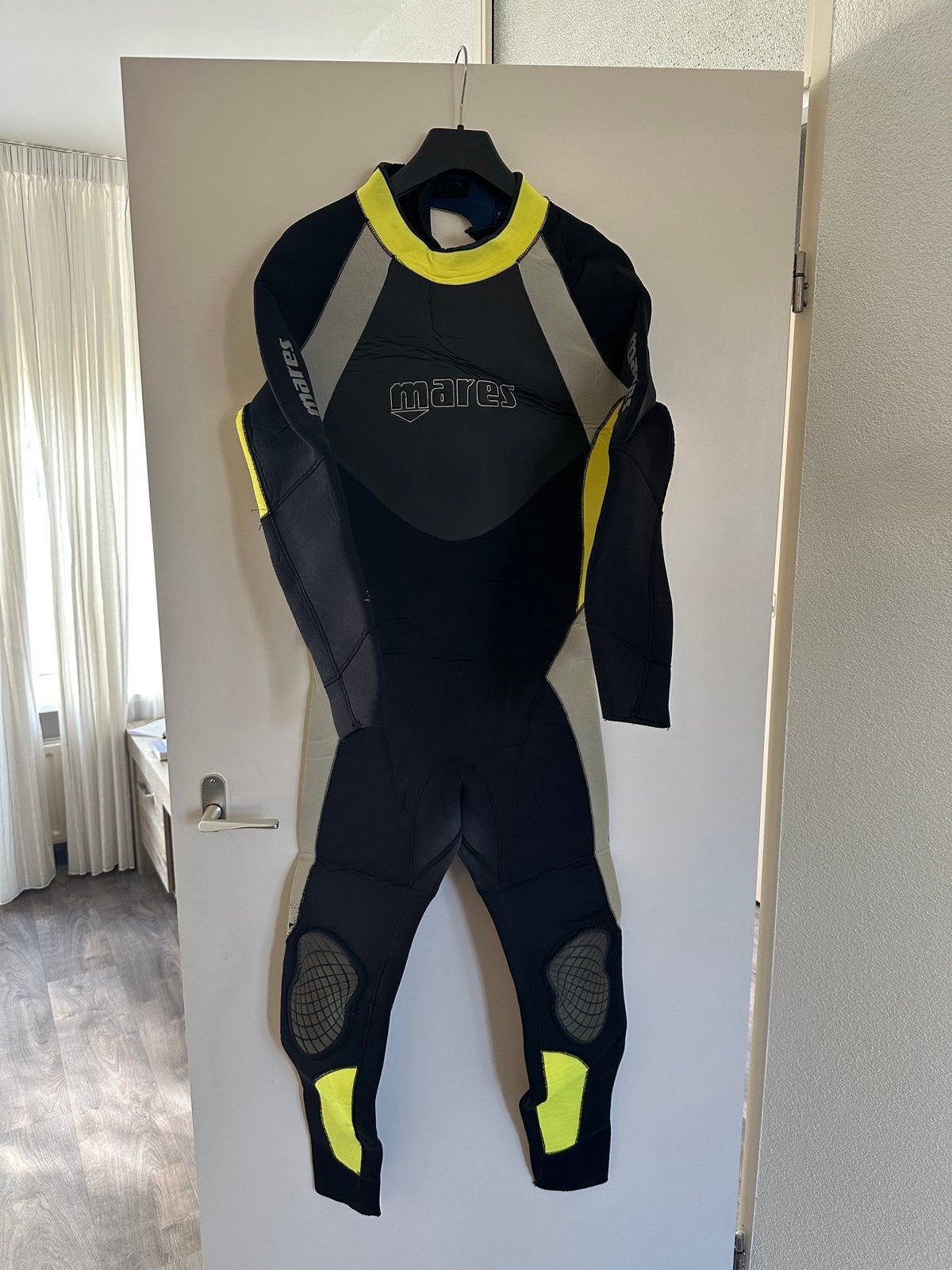 Lange wedsuit + los gedeelte voor hoofd, Ophalen, Gebruikt, Kind, Wetsuit