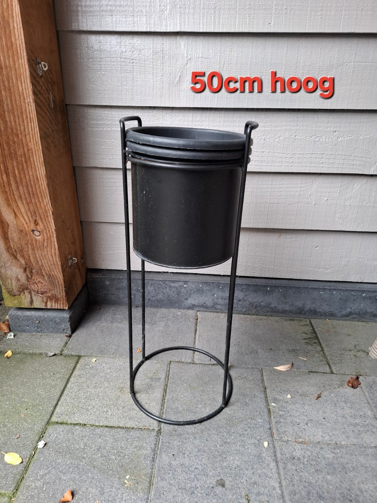 Zwarte bloempot met standaard - 50cm hoog, Tuin en Terras, Kunststof, Gebruikt, Ophalen of Verzenden, Minder dan 25 cm