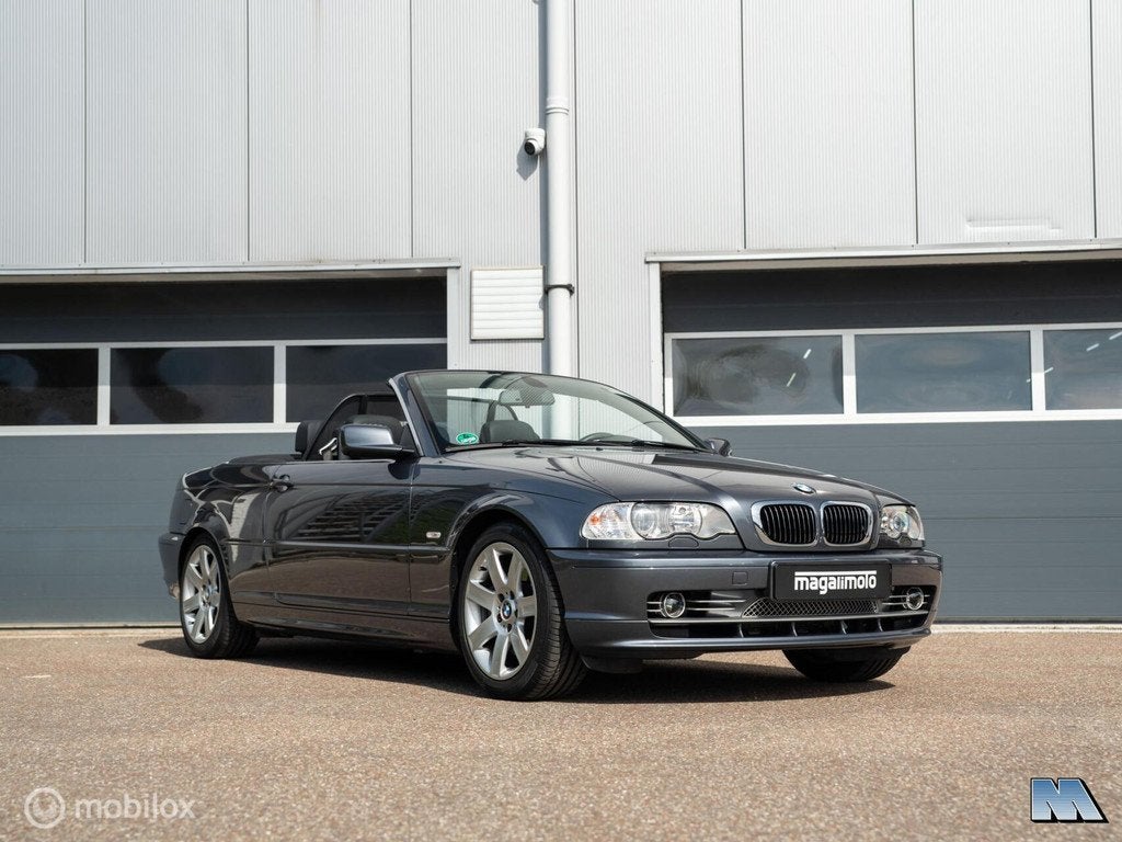 BMW 3-serie E46 Cabrio 330Ci l Handbak l 1e eigenaar l A1, Auto's, BMW, Achterwielaandrijving, Gebruikt, Zwart, Cabriolet