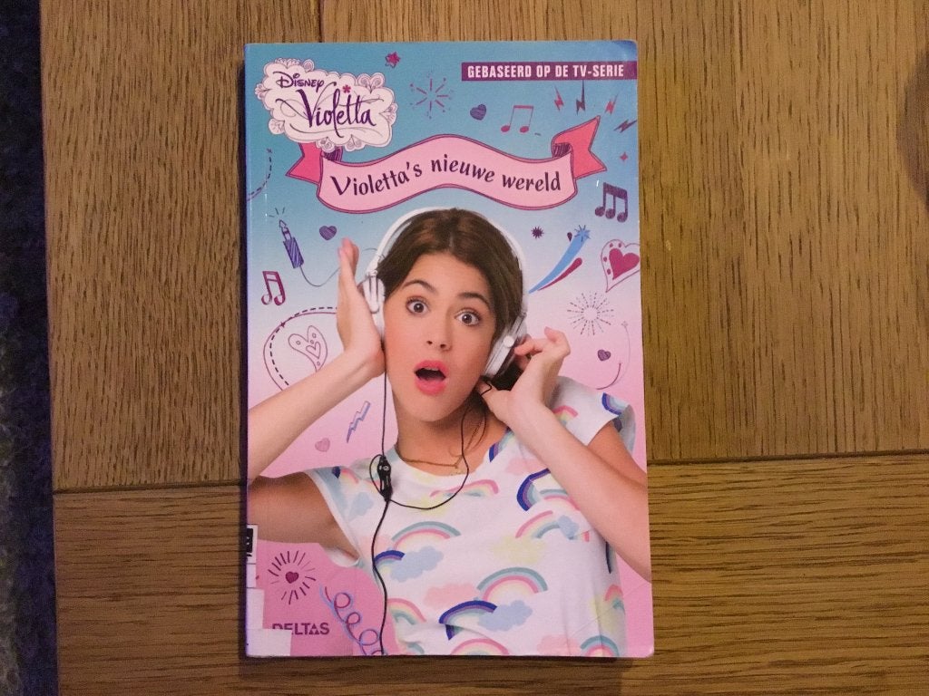 Leesboek Violetta’s nieuwe wereld (Disney), Boeken, Ophalen of Verzenden, Zo goed als nieuw, Deltas, Non-fictie