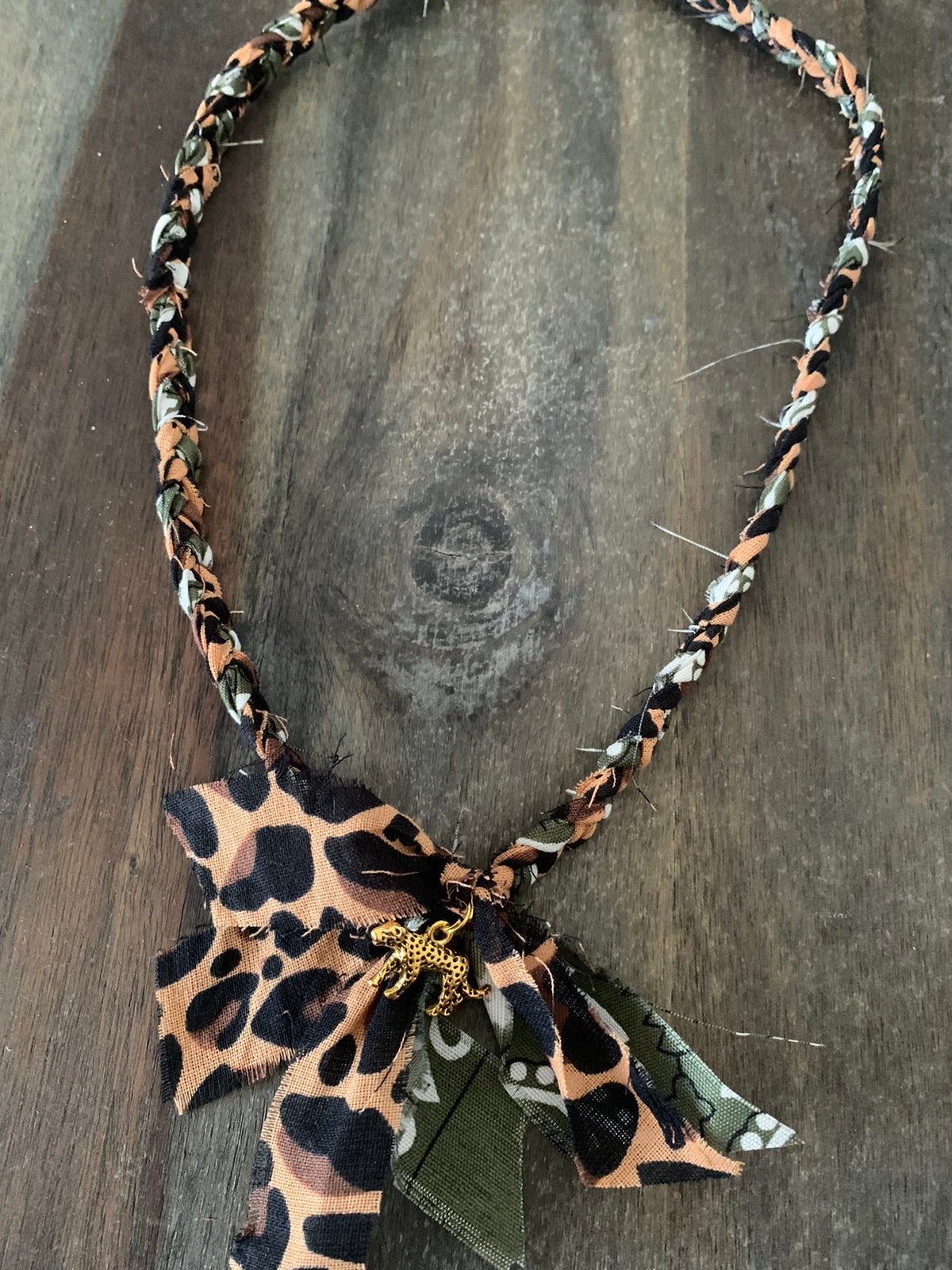 Bandana ketting panter/legergroen, Ophalen of Verzenden, Nieuw, Goud, Overige materialen