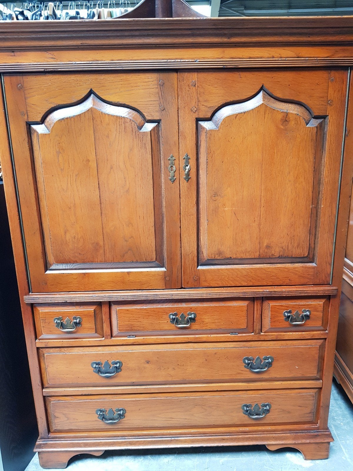 Antieke TV Eikenhouten Kast met Lades - Original Manor Furni, Antiek en Kunst, Ophalen of Verzenden
