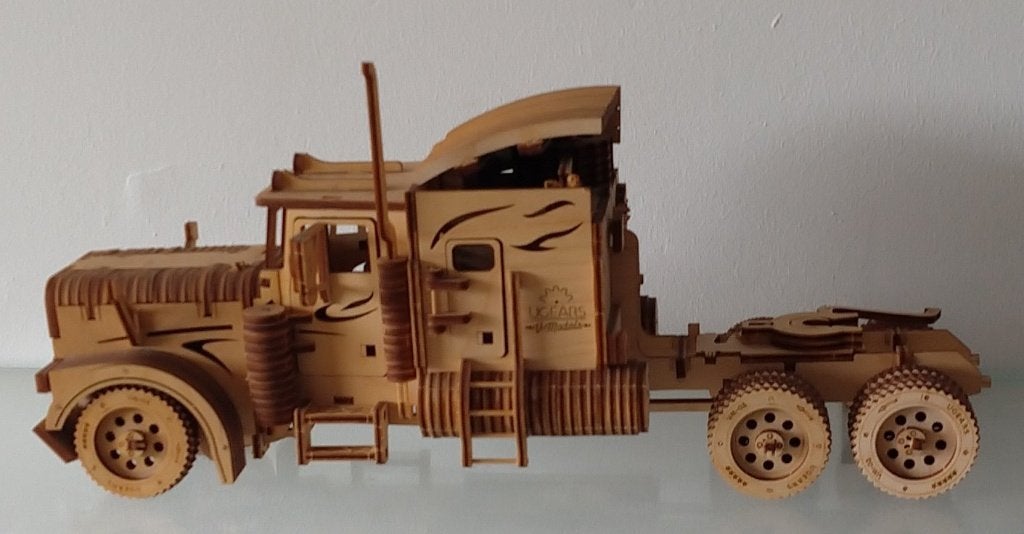 modelbouw Ugears heavy Boy Truck VM-03, lang 38 cm volgnr 35, Ophalen of Verzenden, Gebruikt, 1:32 tot 1:50