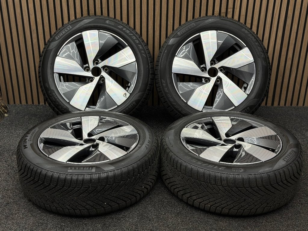 ZGAN! Originele 17 inch VW Passat B9 Bologna 5x112 Pirelli, Auto-onderdelen, Ophalen, 215 mm, ., Banden en Velgen