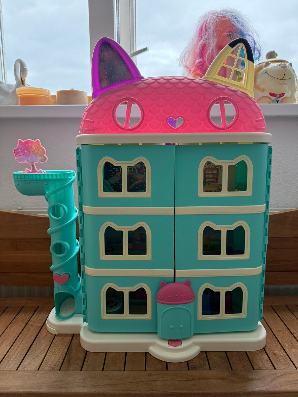 Gabby’s Dollhouse poppenhuis - officieel en compleet, Ophalen, Zo goed als nieuw, Poppenhuis