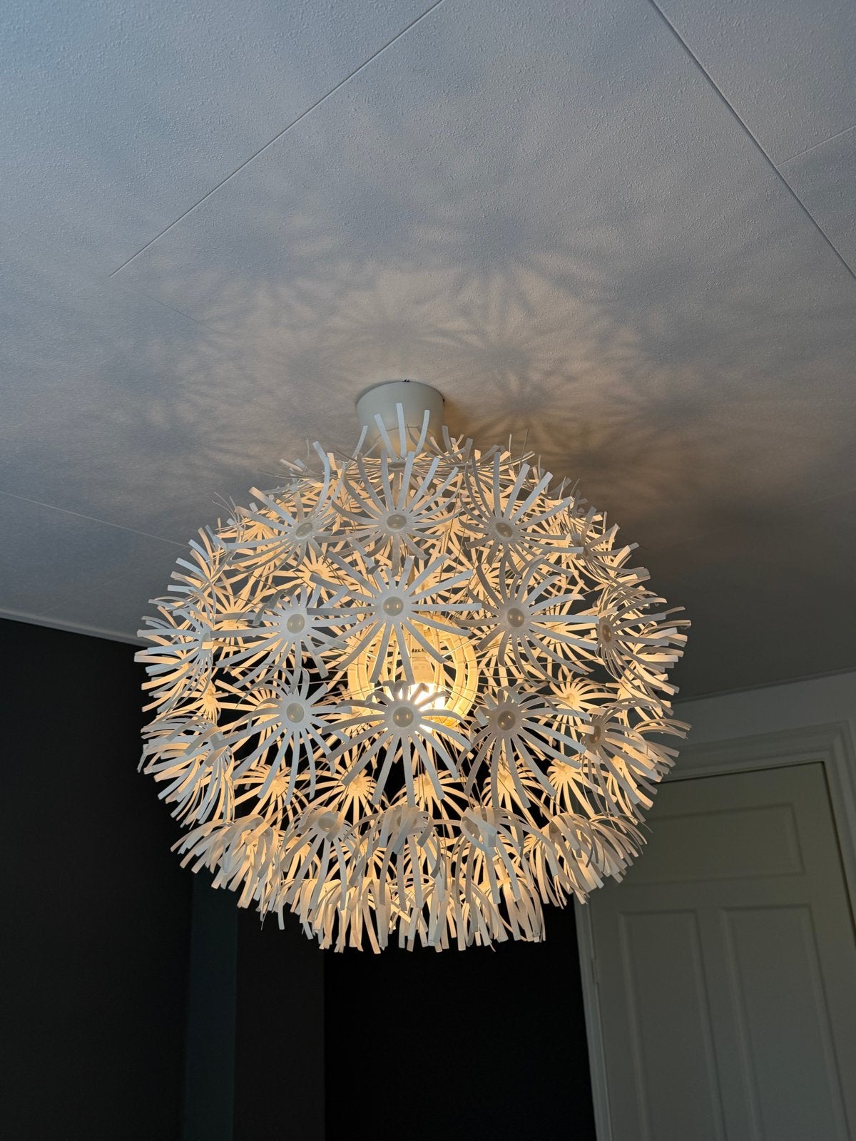 IKEA Maskros Plafondlamp - Zo goed als nieuw, Huis en Inrichting, Ophalen, Zo goed als nieuw, Kunststof, E27 (groot)