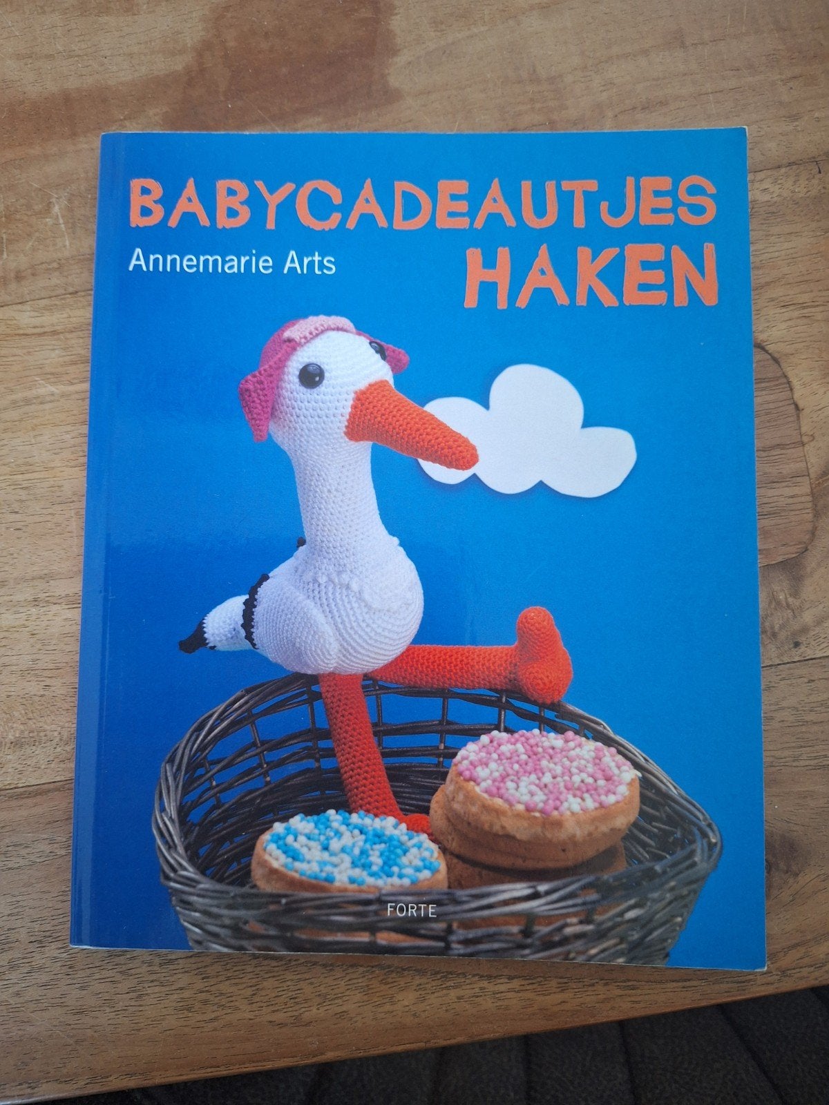 Babycadeautjes Haken - Annemarie Arts, Ophalen of Verzenden, Zo goed als nieuw, Breien en Haken, Annemarie Arts