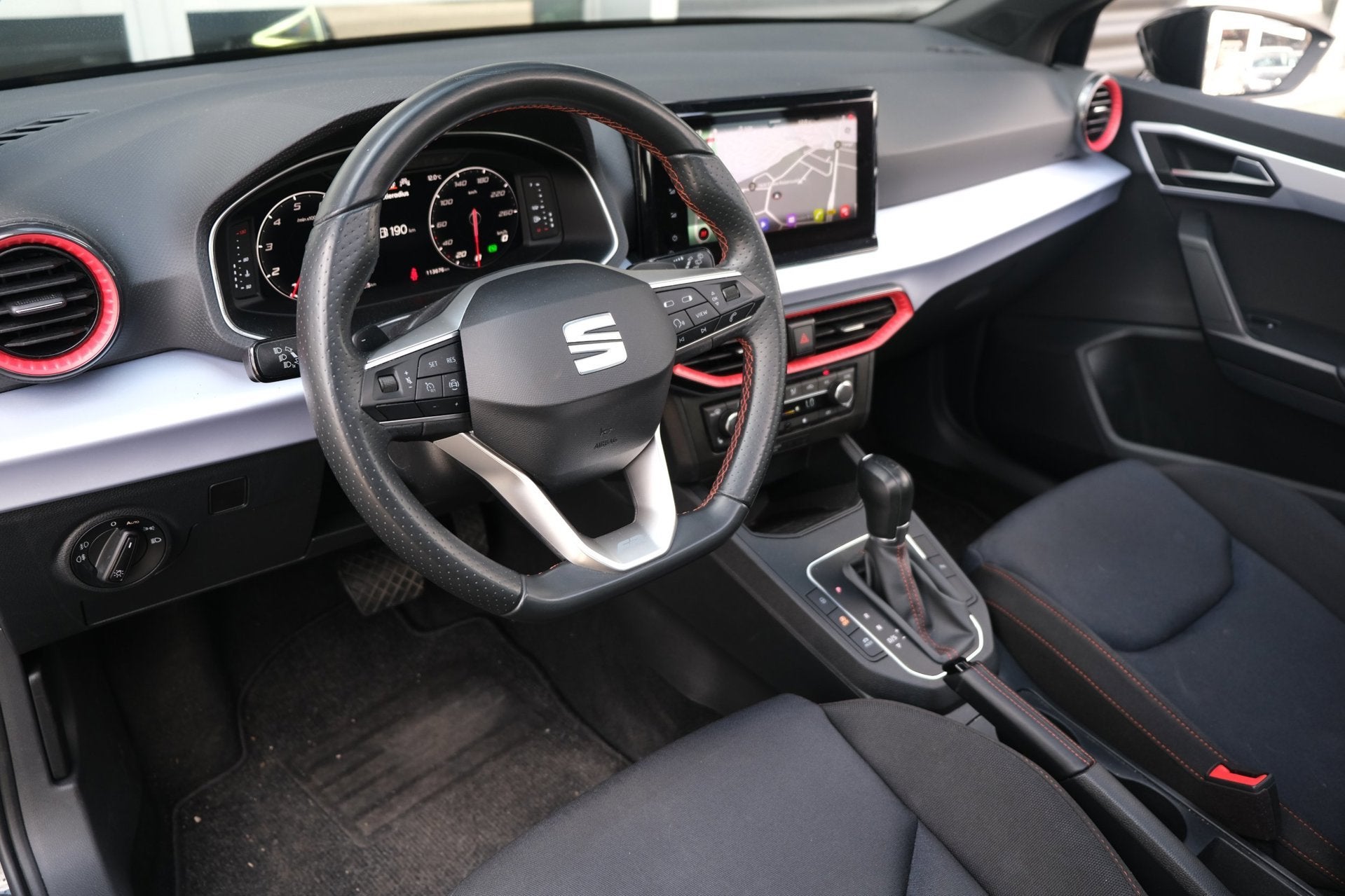 Seat Ibiza 1.0 EcoTSI FR DSG 110PK Facelift Pano Led Navi Ca, Auto's, Seat, Stof, Gebruikt, Zwart, 580 kg