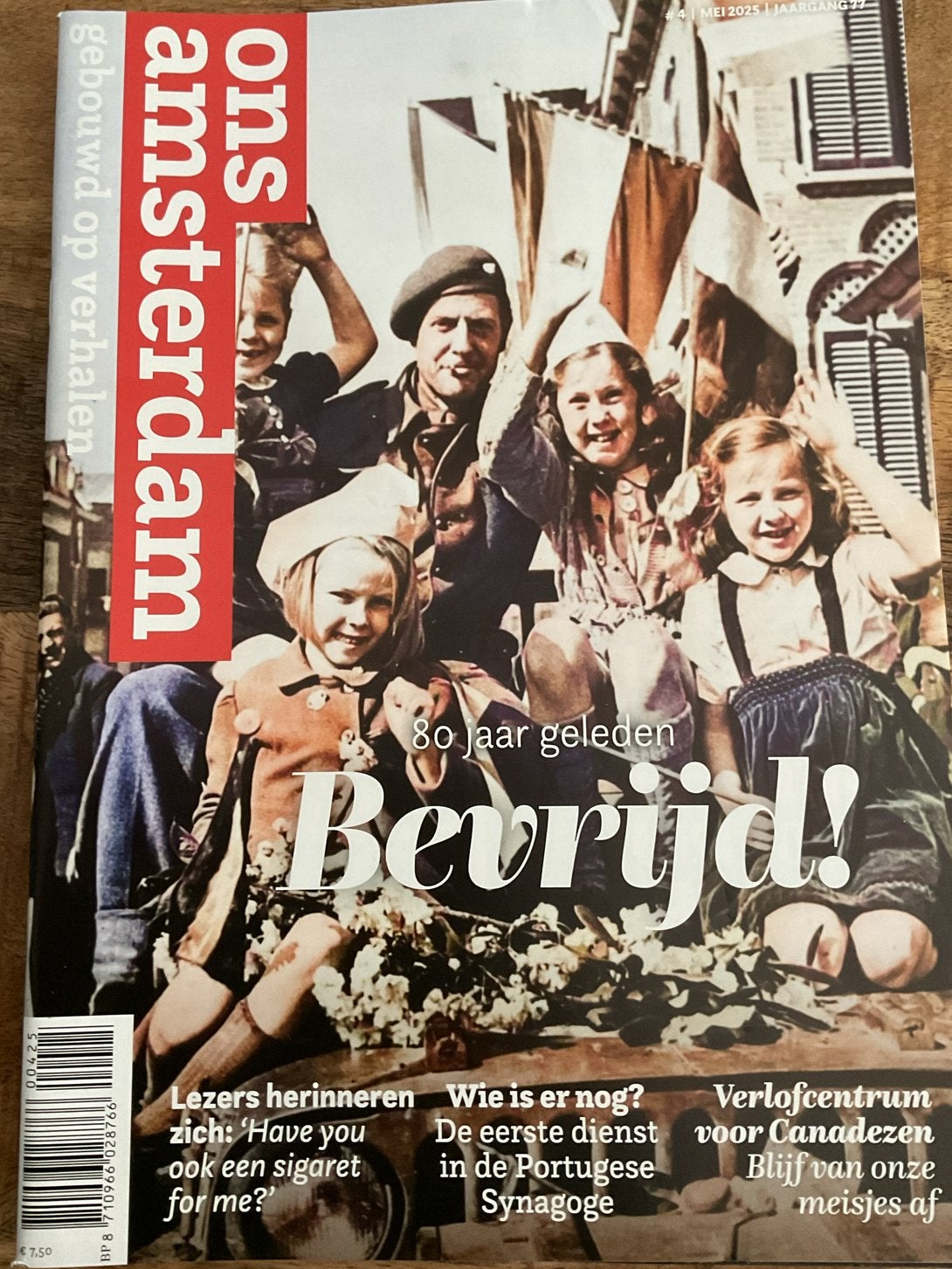 Ons Amsterdam - 80 jaar geleden Bevrijd!, Verzenden, Zo goed als nieuw, Overige typen