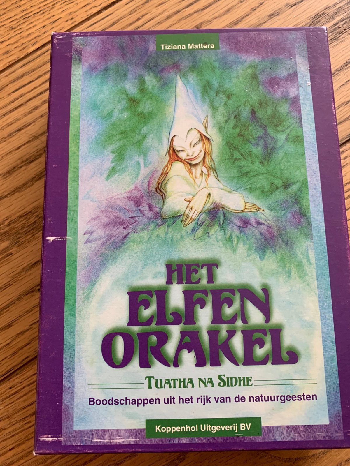 Het Elfen-Orakel – Tiziana Mattera – complete set – € 19,95, Boeken, Ophalen of Verzenden, Zo goed als nieuw, Tarot of Kaarten leggen