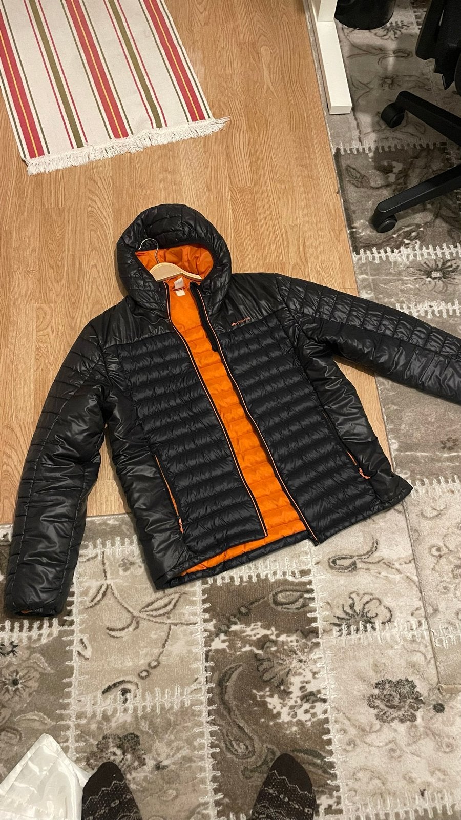 Quechua donsjas heren - Zwart/Oranje - Maat XL, Ophalen of Verzenden, Gedragen, Maat 56/58 (XL), Zwart