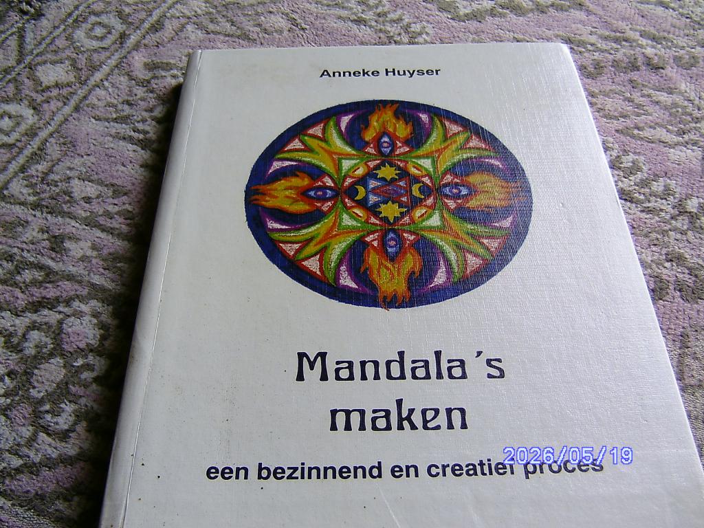 Mandala's maken van Anneke Huijser 1994 bezinnend creatief, Boeken, Gelezen, Anneke huijser, Ophalen of Verzenden, Tekenen en Schilderen