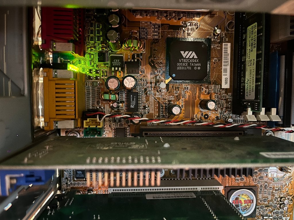 Pentium III 866 retro PC + Gravis UltraSound Max 2.1, Ophalen, Gravis