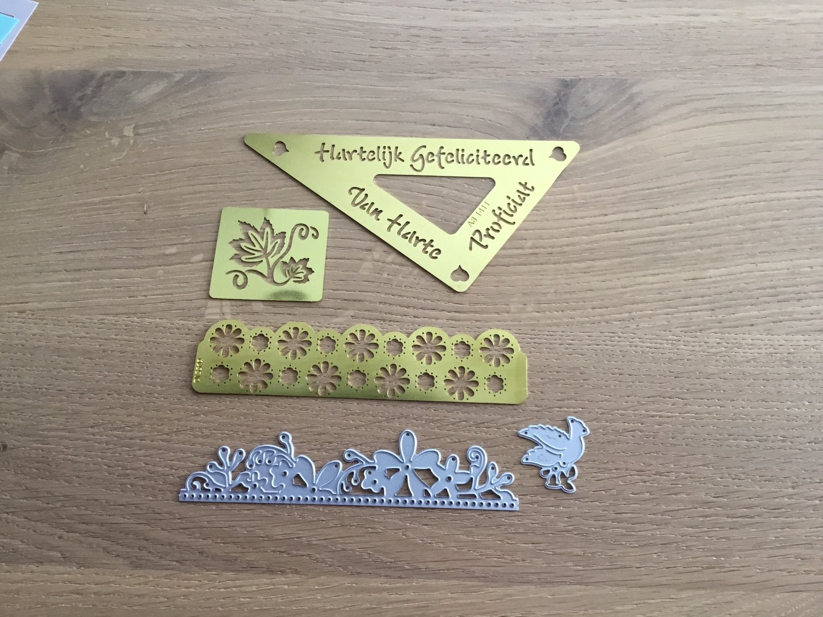2 snijmallen en 3 embossing tools nieuw samen voor €4,50, Hobby en Vrije tijd, Ophalen of Verzenden, Nieuw