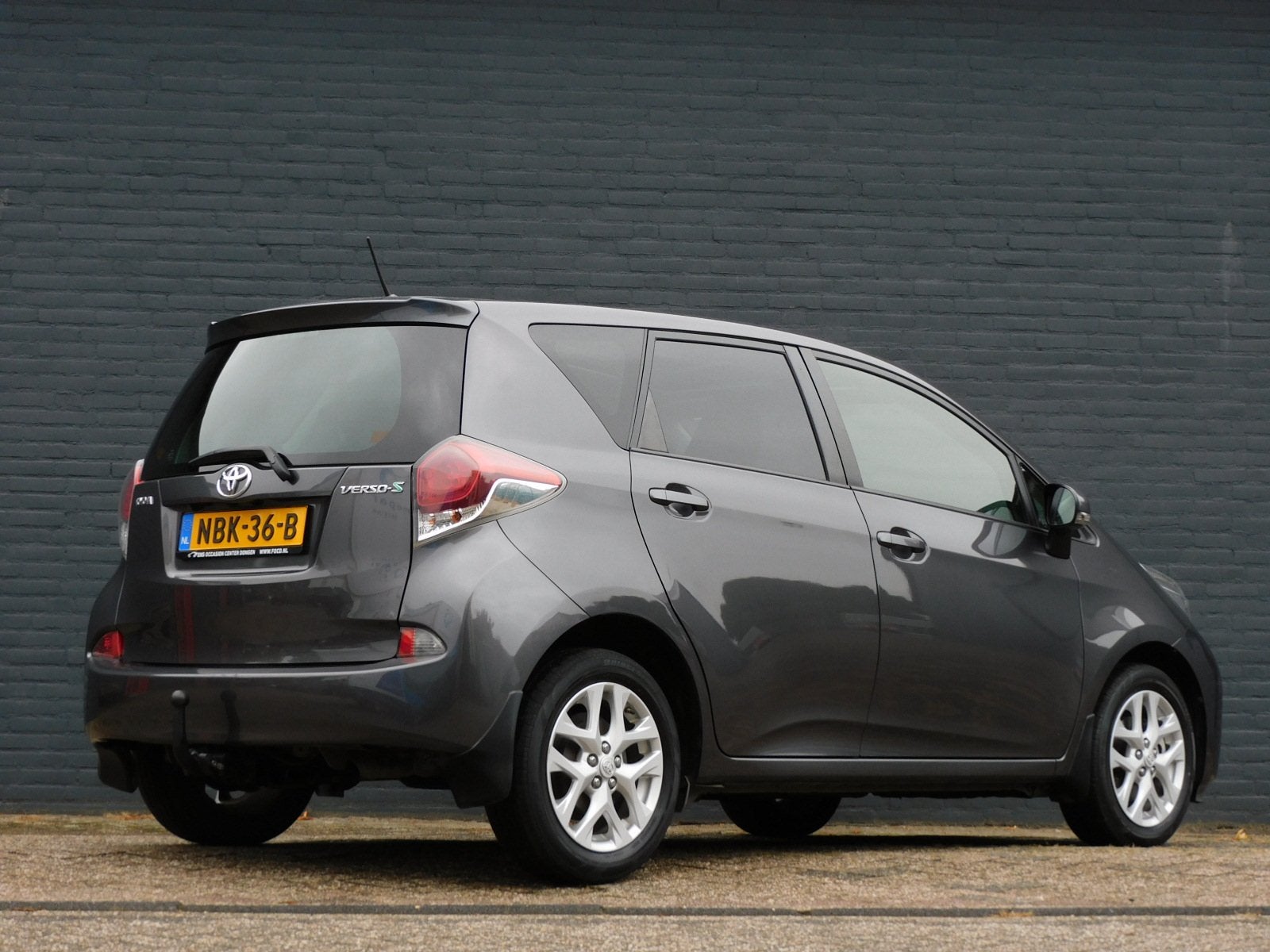 Toyota Verso-S 1.3 VVT-i Trend 1e EIGENAAR! DEALER ONDERHOUD, Auto's, Voorwielaandrijving, Gebruikt, Zwart, 4 cilinders