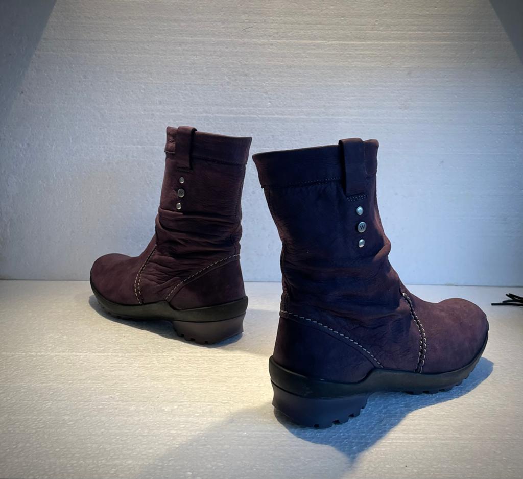 Wolky Comfort design enkel laarzen / lage laarzen paars 38, Kleding | Dames, Schoenen, Ophalen of Verzenden, Zo goed als nieuw