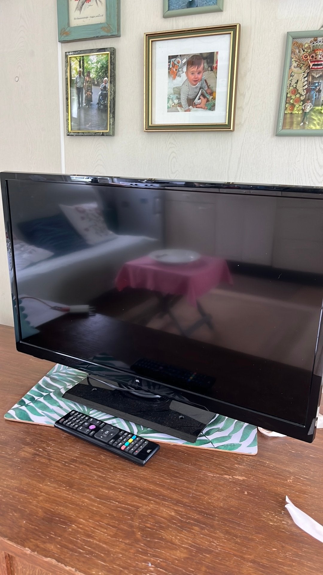 OK. TV met afstandsbediening - Zo goed als nieuw, LED, 50 Hz, Zo goed als nieuw, 40 tot 60 cm