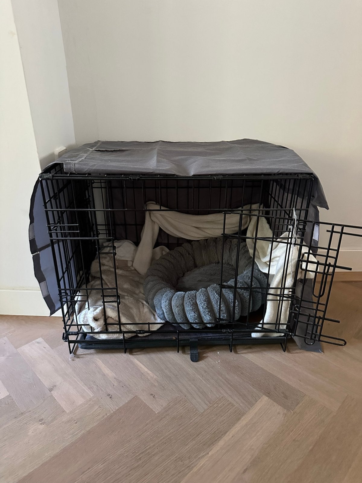 Dog crate / honden bench for small dogs, Ophalen, Zo goed als nieuw