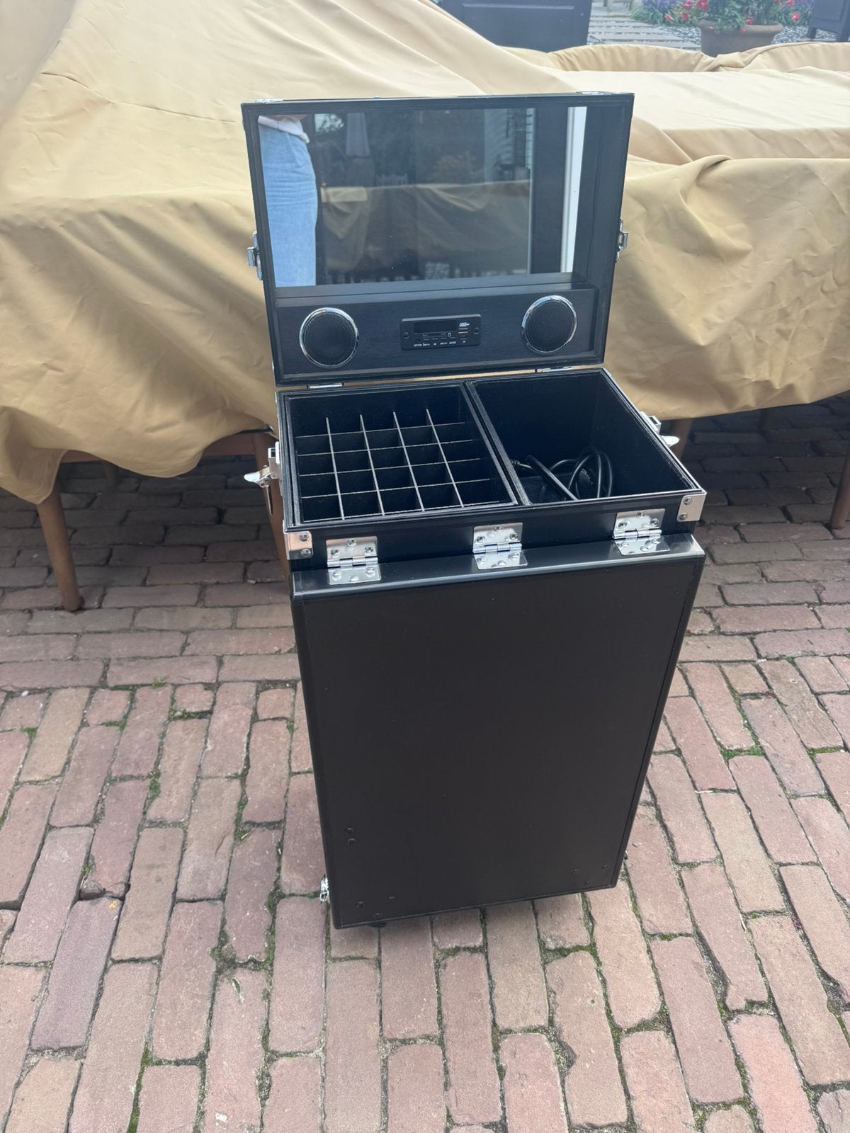 Foto 5 van Mobiele nageltafel