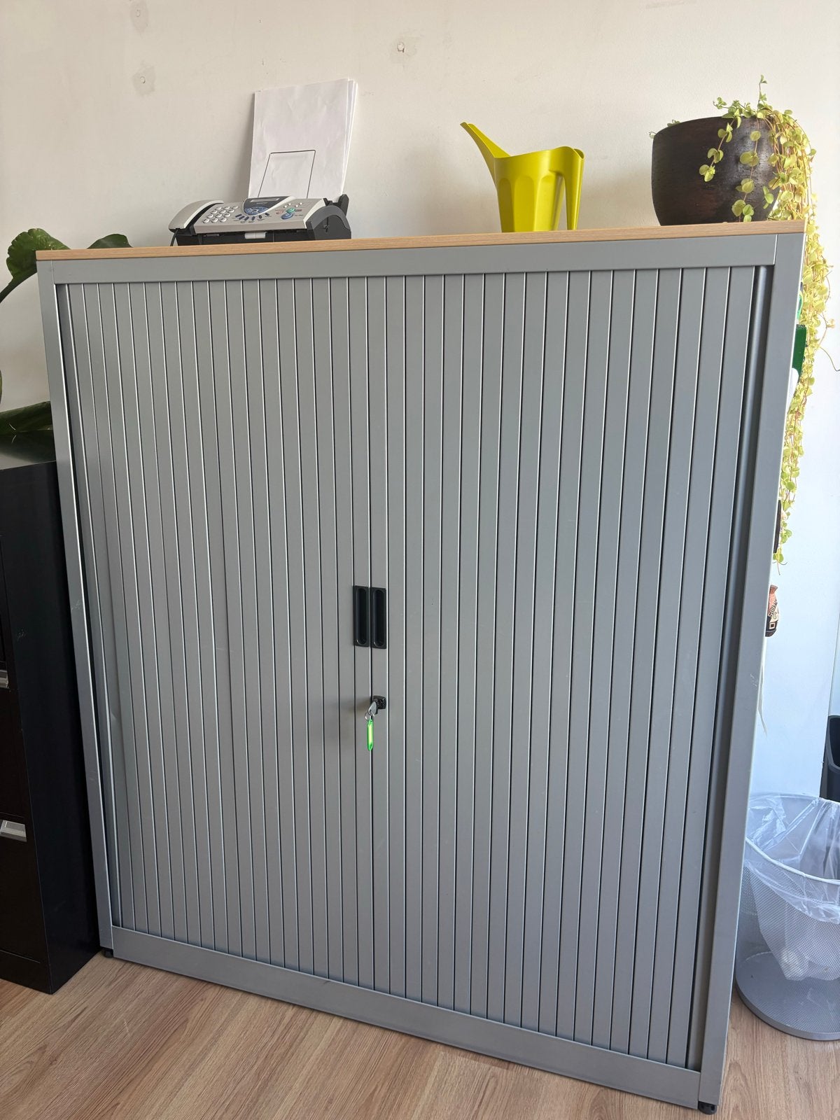 Schuifkast met plank - ideaal voor opslag, Ophalen, Gebruikt, 100 tot 150 cm, Meerdere deuren