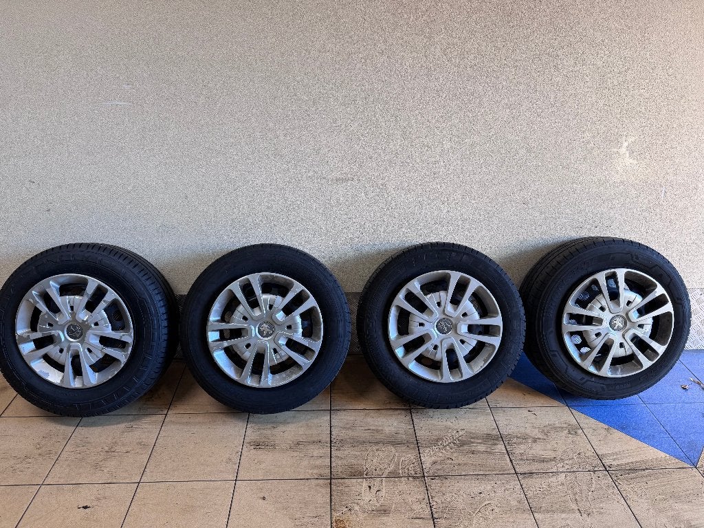 Velgenset staal Peugeot Expert 215/75R16 zomer goed profiel, Ophalen, 16 inch, Banden en Velgen, Zomerbanden