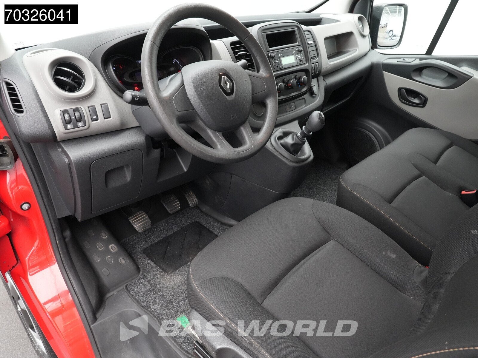 Renault Trafic 95pk Dubbel Cabine L2H1 Trekhaak Airco Euro6, Auto's, Stof, Gebruikt, Euro 6, 2000 kg