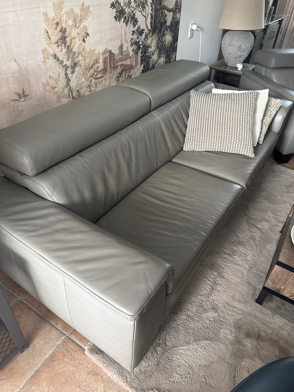Leren bankstel met fauteuil en poef - Grijs, Ophalen of Verzenden, Zo goed als nieuw, Rechte bank, 200 tot 250 cm