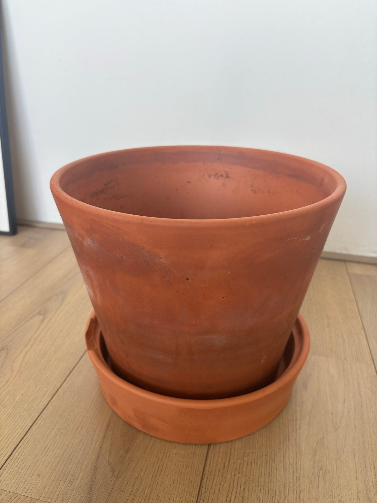 Grote terracotta pot met schotel, Tuin en Terras, Gebruikt, Rond, Binnen, Minder dan 40 cm